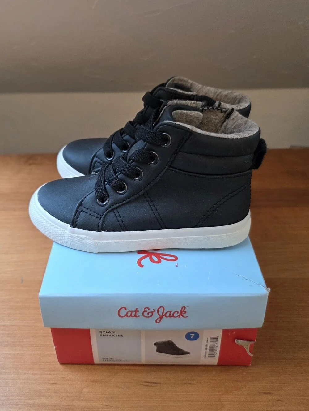 Cat & Jack Rylan Sneakers Gray/Black Sneakers with Zipper Toddler Size 7